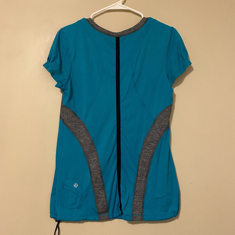 LULULEMON top